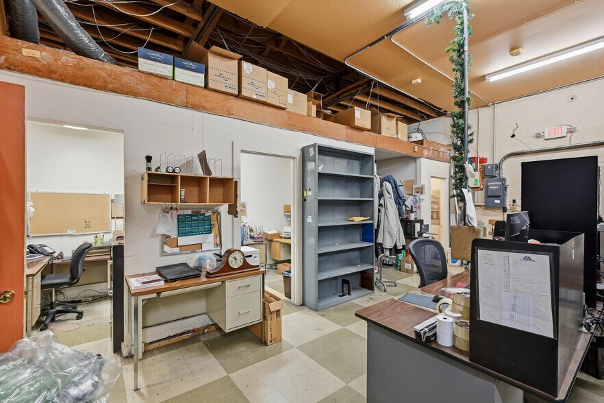 More Photos Of 156 Central Ave NW, Cleveland Convenience Store For Sale