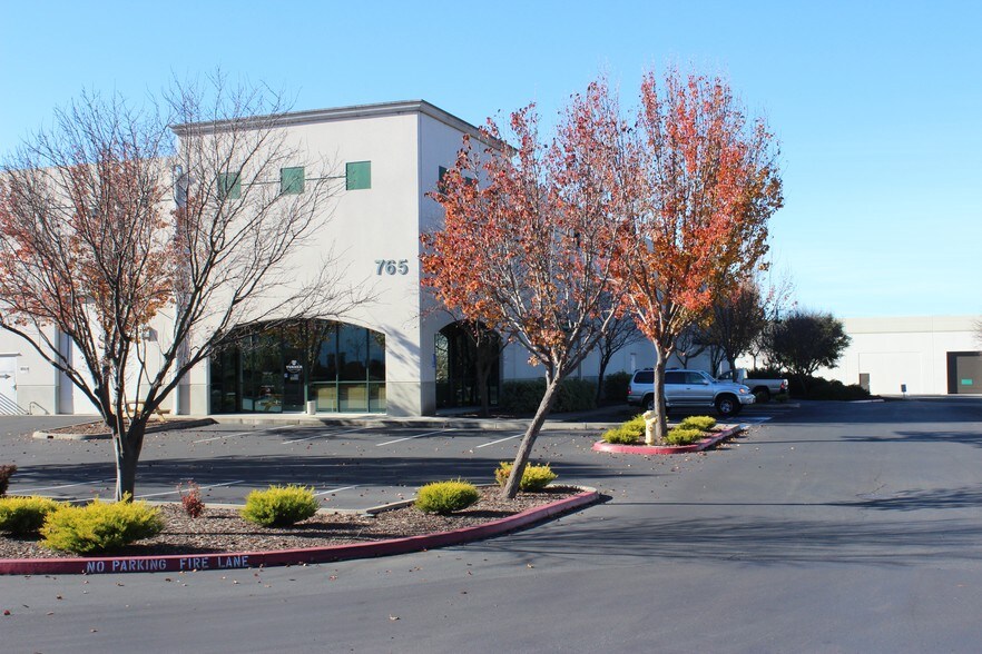 Primary Photo Of 755-765 Skyway Ct, Napa Warehouse For Lease