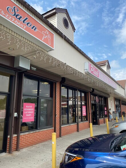 Primary Photo Of 5840 Amboy Rd, Staten Island General Retail For Lease
