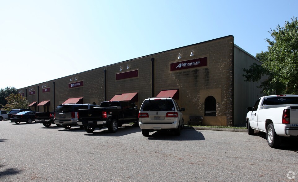 More Photos Of 3337 Air Park Rd, Fuquay Varina Light Manufacturing For Sale