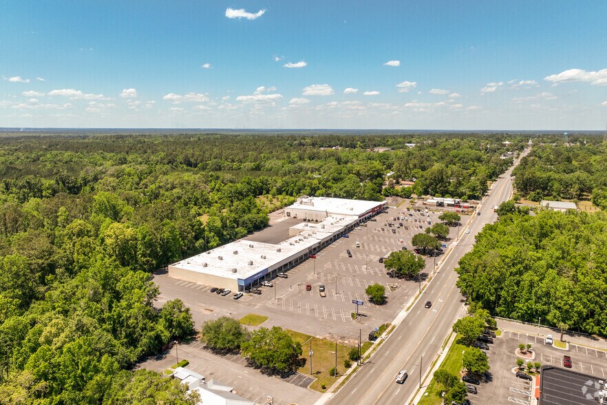 More Photos Of 1245 S Jefferson St, Monticello Freestanding For Lease