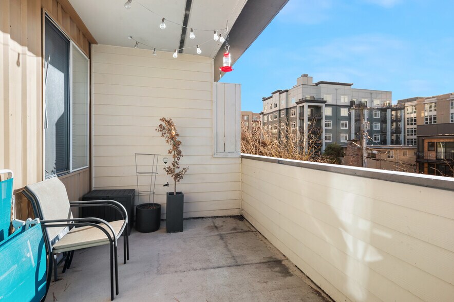 More Photos Of 2418 NW 57th St, Seattle Multifamily For Sale