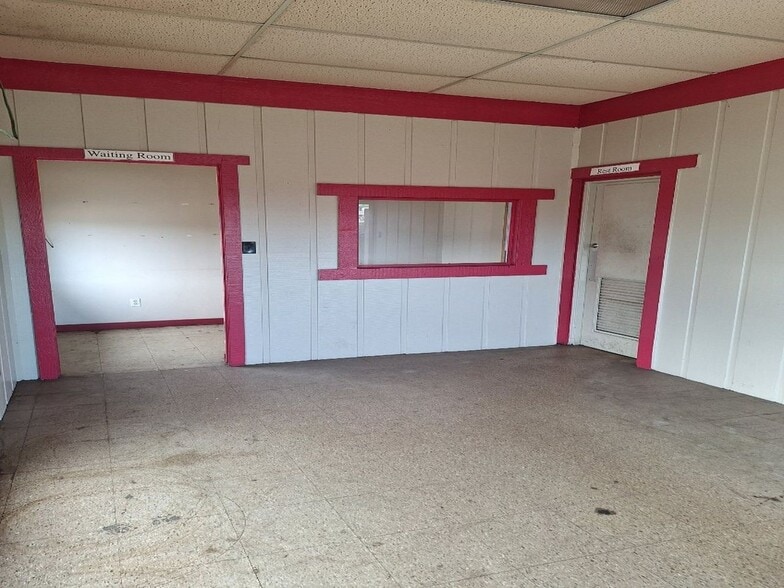 More Photos Of 5115 N US Highway 23, Oscoda Auto Repair For Sale