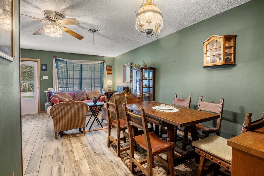 More Photos Of 606 E Liberty Ave, Round Rock Office For Sale