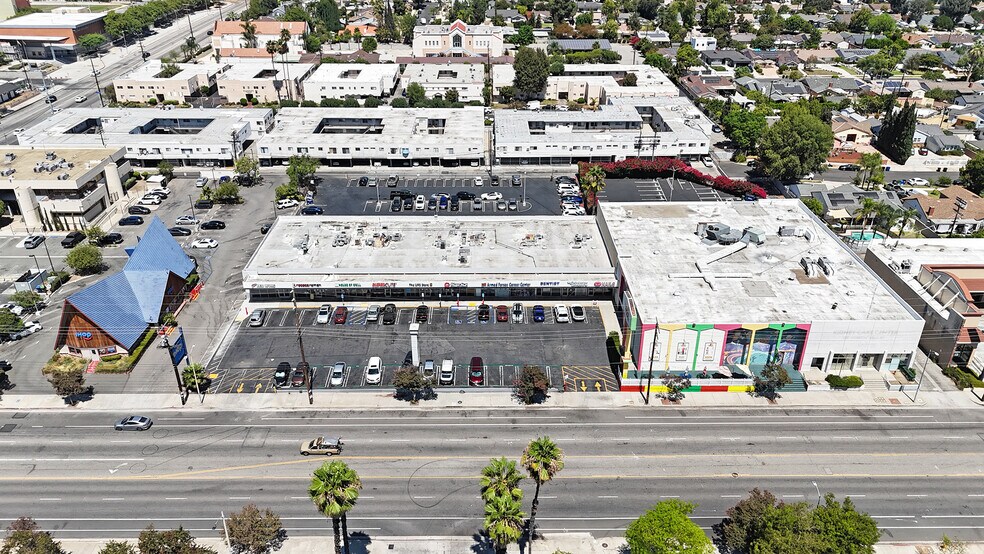 More Photos Of 16909-16933 Devonshire St, Granada Hills Unknown For Lease