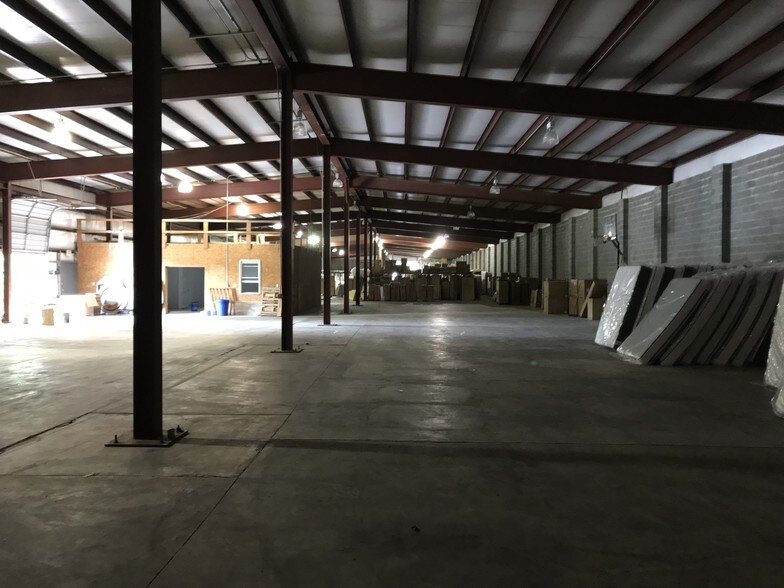 More Photos Of 235 Lawless Rd, Morgantown Warehouse For Lease
