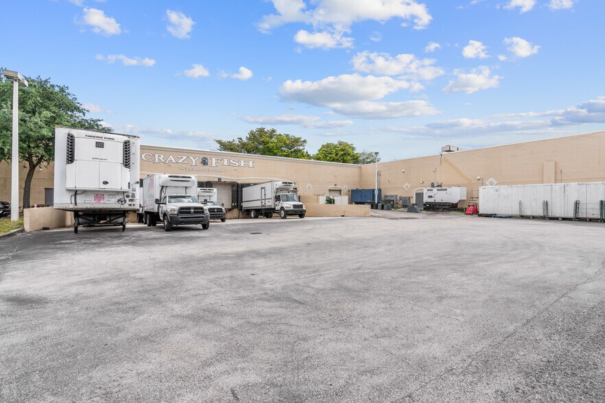 More Photos Of 5150 N State Road 7, North Lauderdale Refrigeration Cold Storage For Lease
