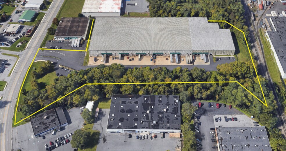 More Photos Of 2404 Gettysburg Rd, Camp Hill Warehouse For Lease