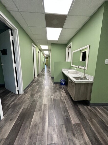 More Photos Of 3612 Lake Ave, Wilmette Medical For Lease