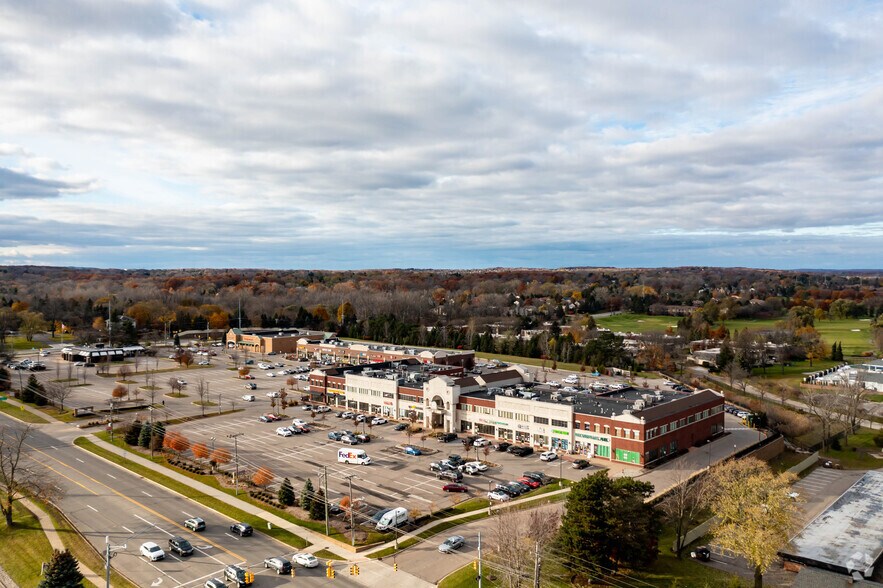 More Photos Of 1170-1254 Walton Blvd, Rochester Hills General Retail For Lease