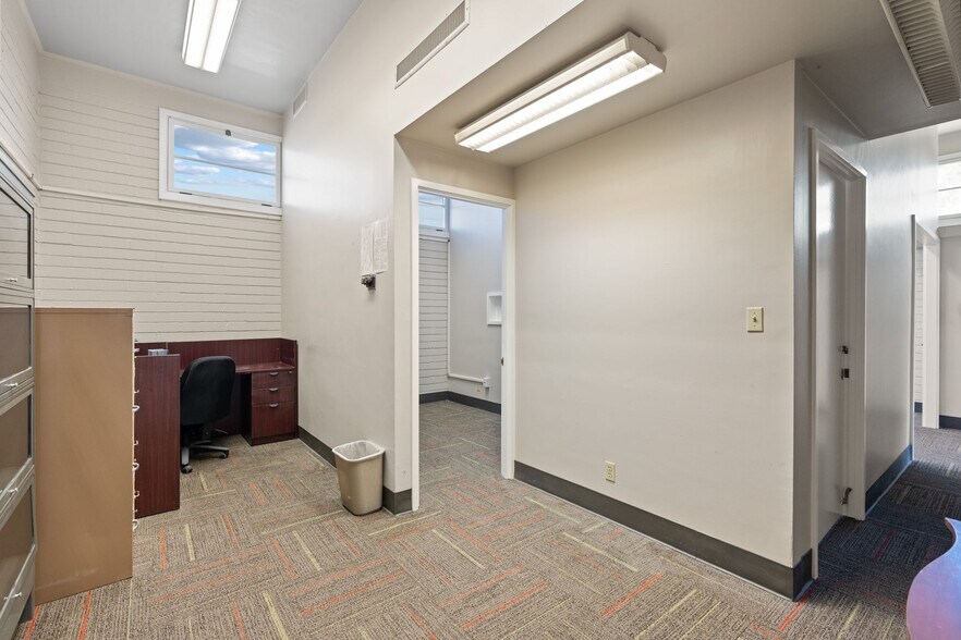 More Photos Of 130 E Alvarado St, Fallbrook Office For Lease