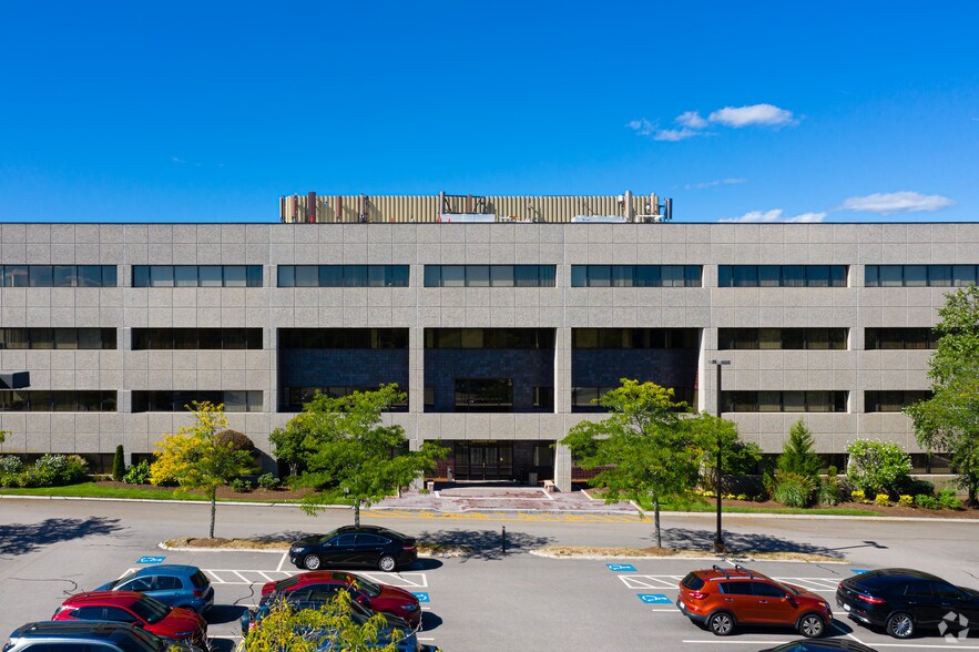 More Photos Of 100 Grandview Rd, Braintree Office For Lease