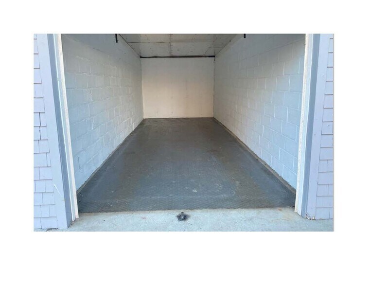 More Photos Of 65 Oak Rd, West Haven Warehouse For Sale