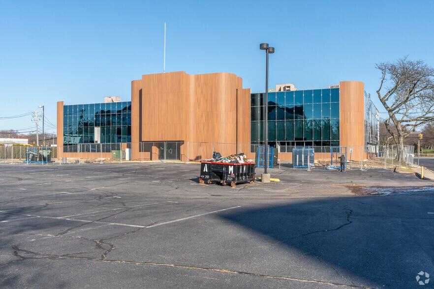 More Photos Of 875 Merrick Ave, Westbury Medical For Sale