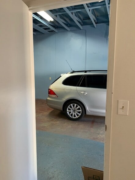 More Photos Of 1157 Forest Ave, Pacific Grove Freestanding For Lease