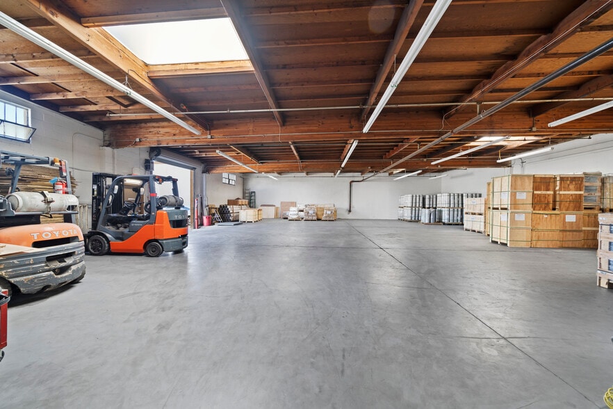 More Photos Of 1202 Hunter Ave, Santa Ana Warehouse For Sale