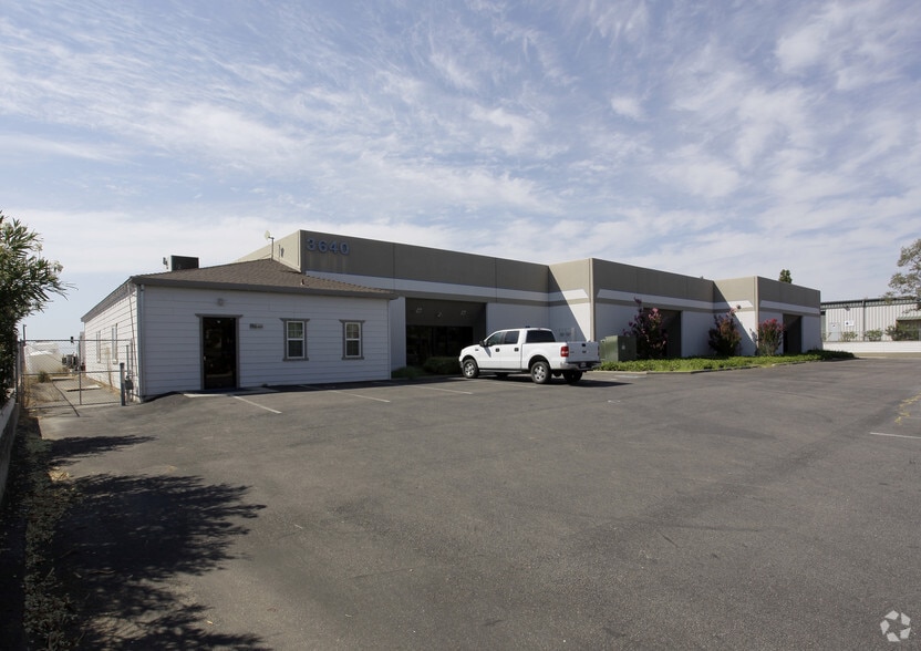 More Photos Of 3640 Cincinnati Ave, Rocklin Warehouse For Lease