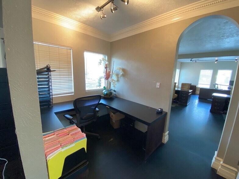 More Photos Of 1635 Richmond Ave, Houston Office Residential For Sale
