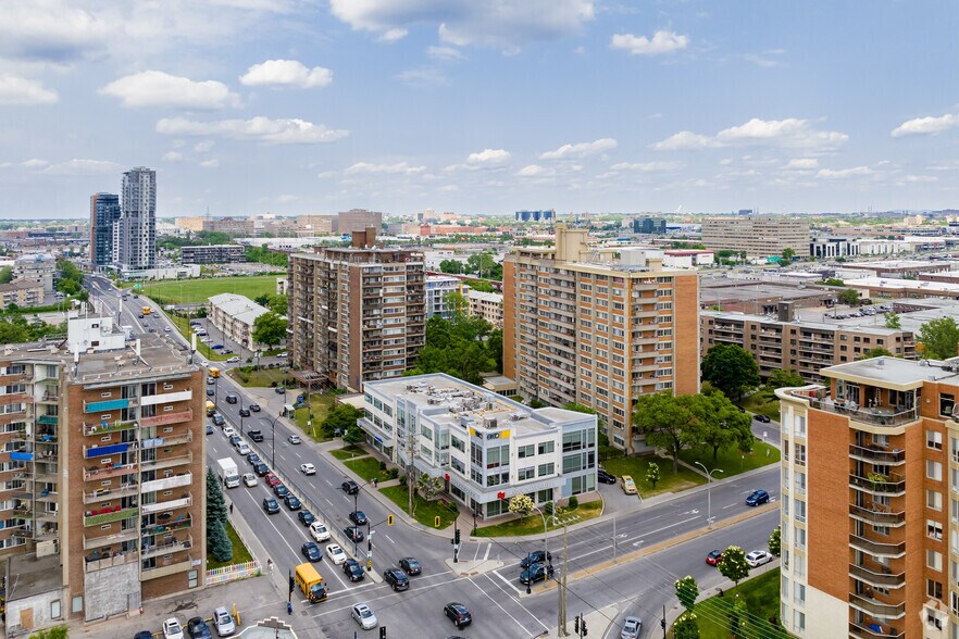 More Photos Of 180 Boul De La Côte-Vertu, Saint-Laurent Office For Sale