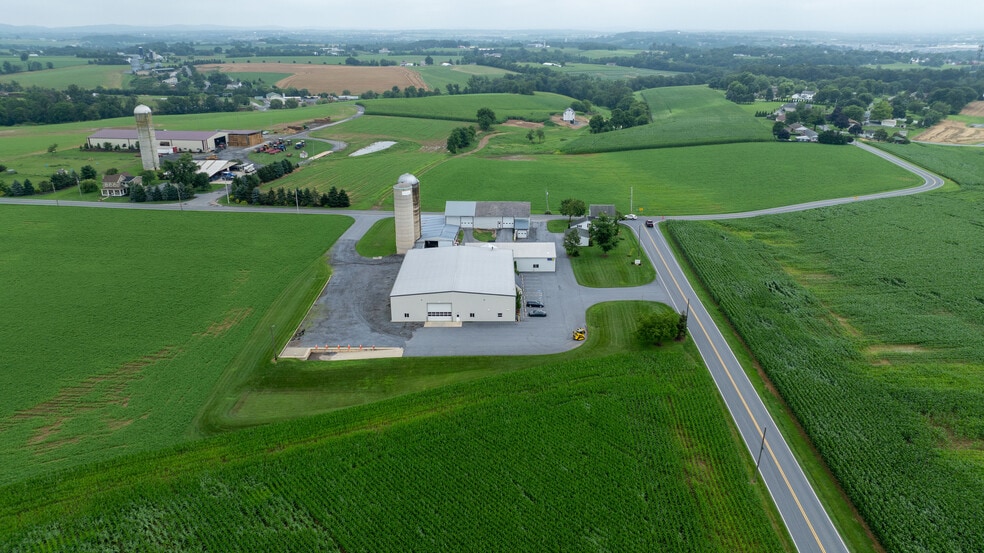 More Photos Of 608 Fairview Rd, Manheim Specialty For Lease