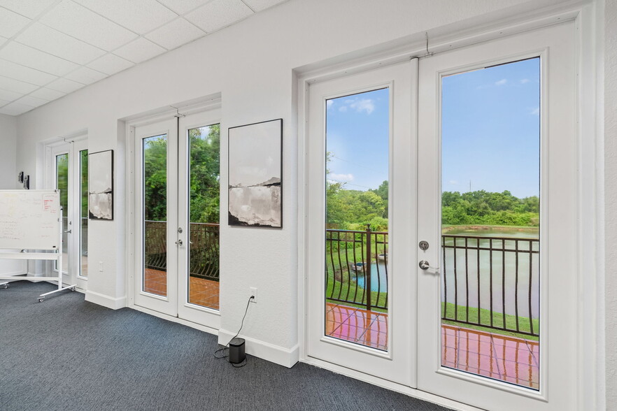 More Photos Of 6730 W Linebaugh Ave, Tampa Office For Sale