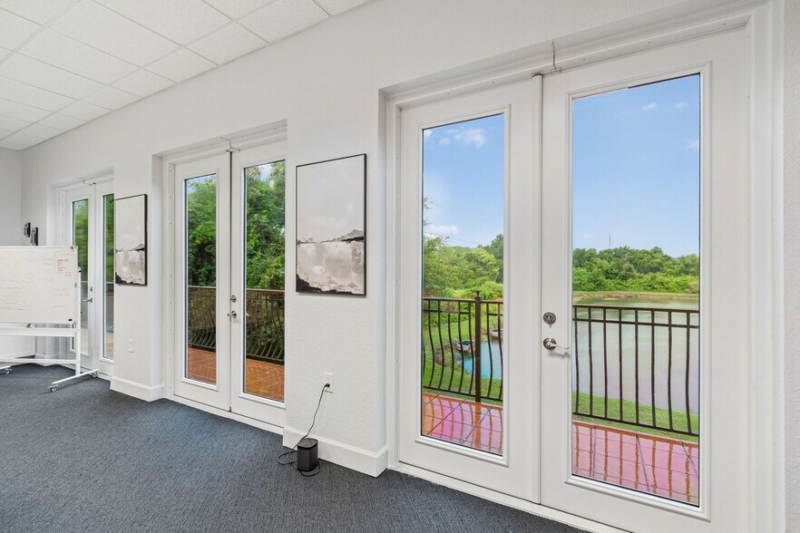 More Photos Of 6730 W Linebaugh Ave, Tampa Office For Lease