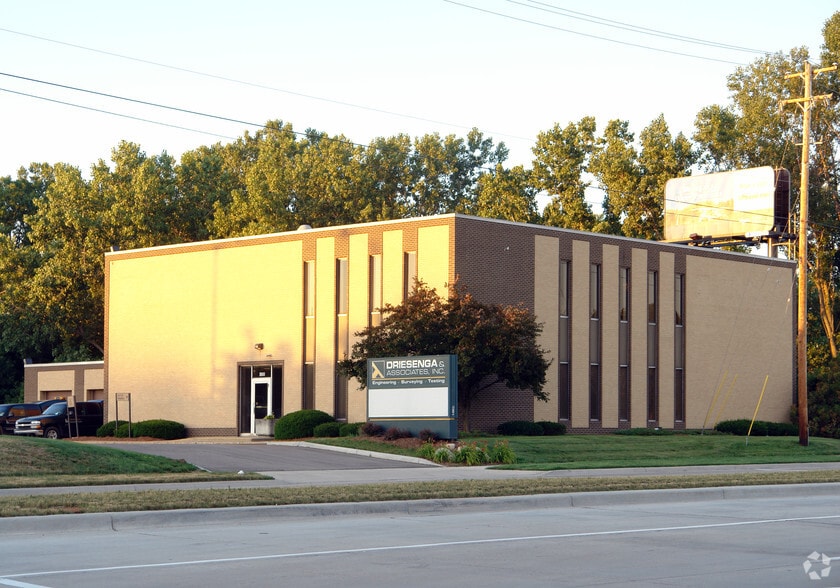 More Photos Of 4398 Roger B Chaffee Mem Dr SE, Grand Rapids Office For Sale