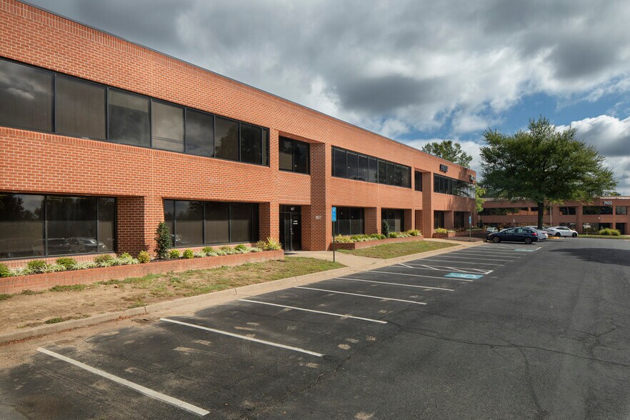 More Photos Of 7420 Fullerton Rd, Springfield Flex For Lease
