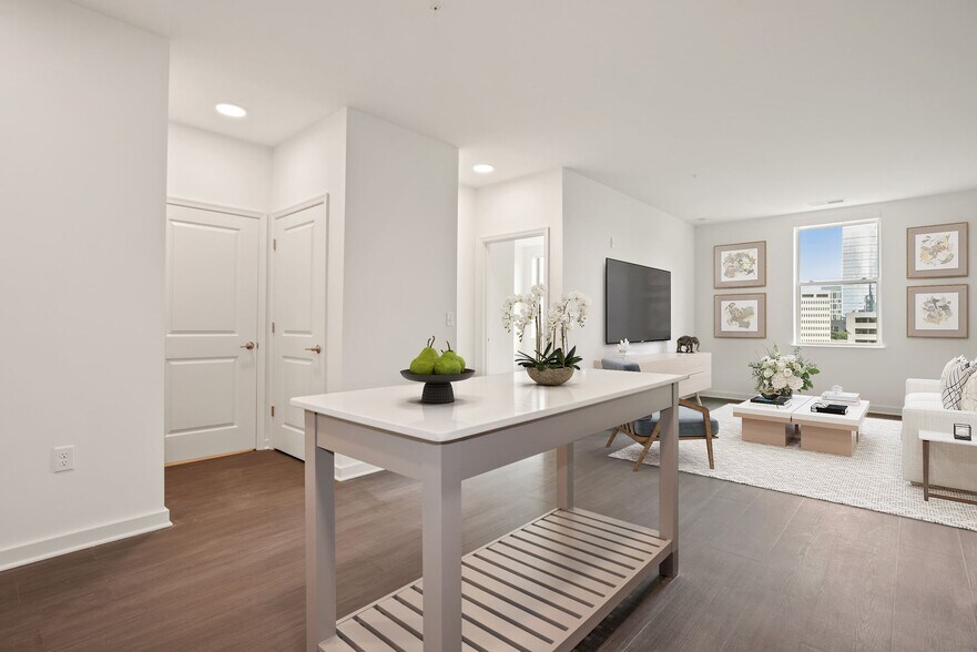 More Photos Of 7970 Maitland St, McLean Apartments For Lease