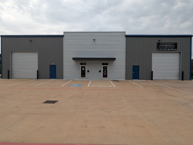 Primary Photo Of 16311-16315 Dundee Rd, Cypress Unknown For Lease