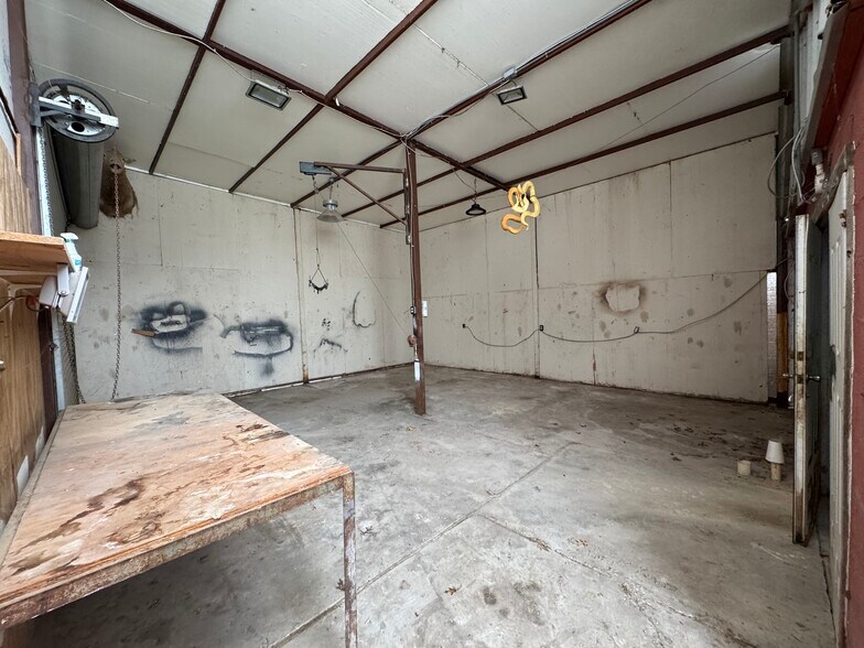 More Photos Of 608 W Wallace St, San Saba Restaurant For Sale