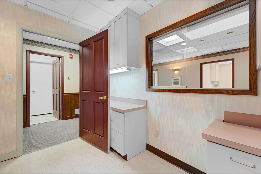 More Photos Of 600 Coventry Dr, Phillipsburg Medical For Sale