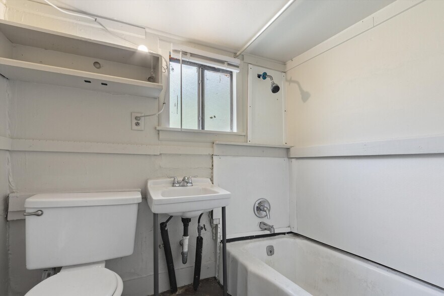 More Photos Of 2053 Linden Ave, Memphis Apartments For Sale