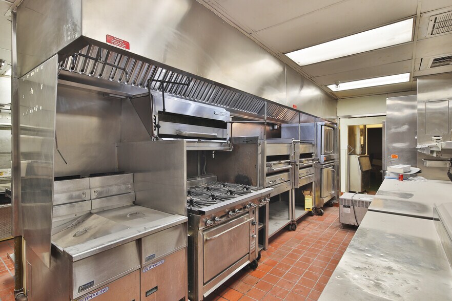 More Photos Of 226 S Beverly Dr, Beverly Hills Medical For Lease