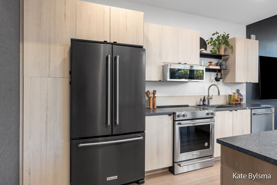 More Photos Of 122 Oakes St SW, Grand Rapids Multifamily For Sale