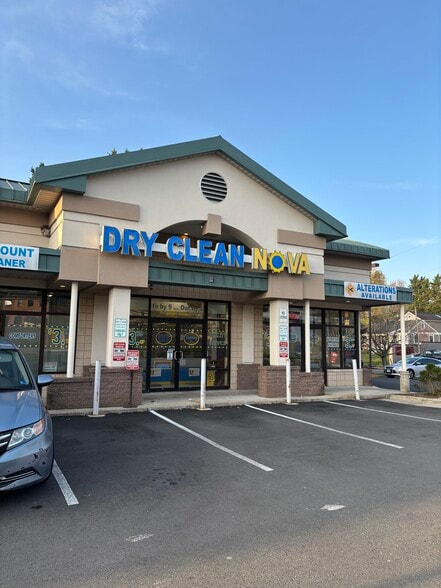 More Photos Of 8621-8629 Lee Hwy, Fairfax Freestanding For Lease