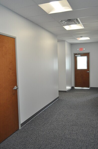 More Photos Of 9150 Harrison Park Ct, Indianapolis Light Distribution For Lease