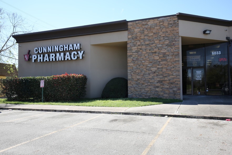 More Photos Of 6033-6035 Airline Dr, Houston Medical For Lease