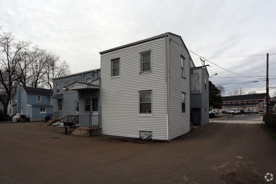 More Photos Of 136-146 E Locust St, Oxford Office Residential For Lease
