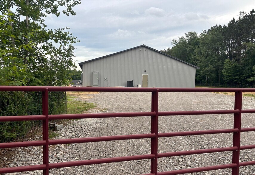 More Photos Of 6745 Oak Rd, Vassar Distribution For Sale