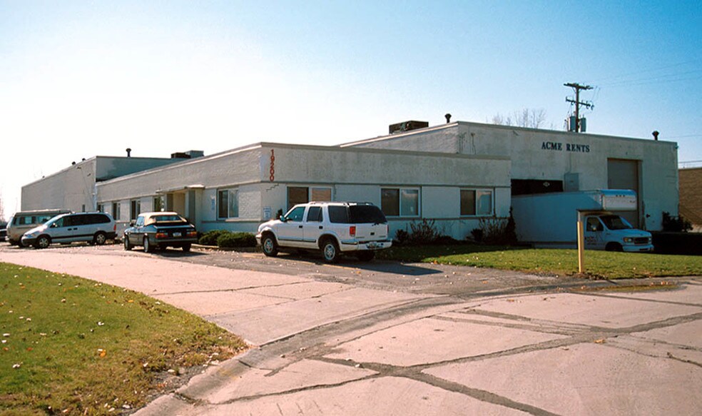 More Photos Of 19200 Cranwood Pky, Warrensville Heights Warehouse For Lease