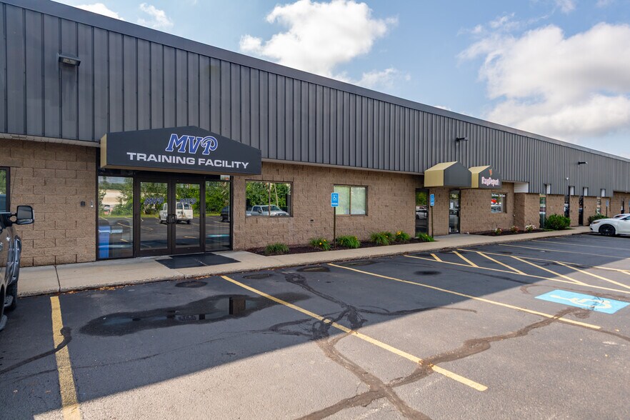 More Photos Of 472 Amherst St, Nashua Distribution For Lease