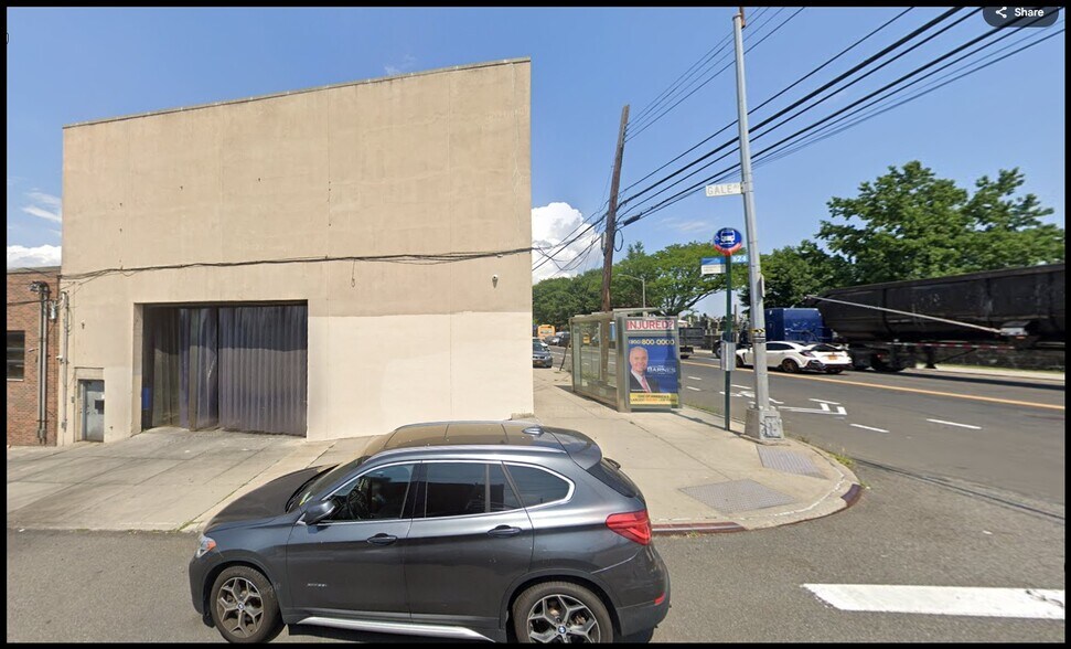 More Photos Of 3405 Greenpoint Ave, Long Island City Warehouse For Sale