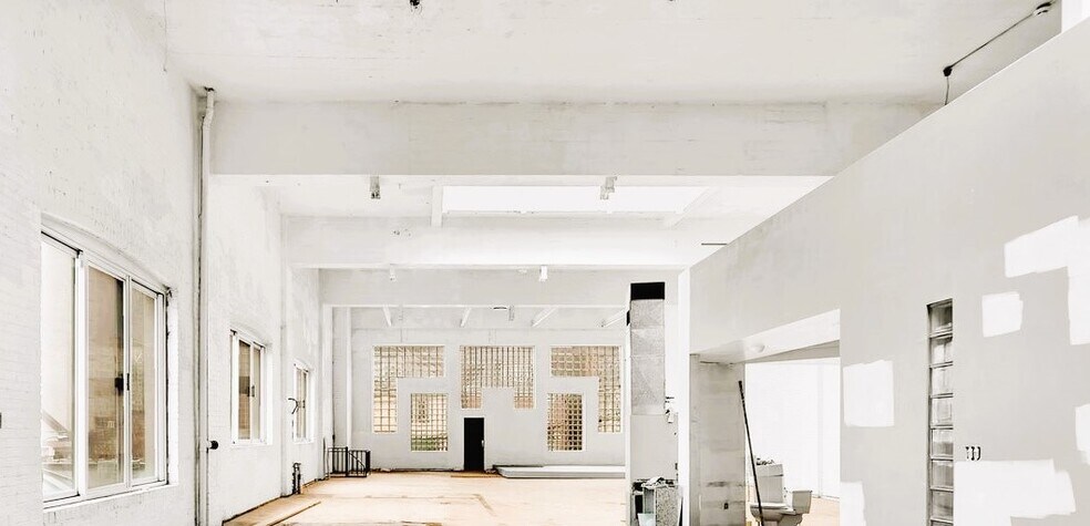 More Photos Of 420 N Craig St, Pittsburgh General Retail For Sale