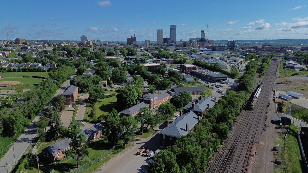 More Photos Of 2101 Woolworth Ave, Omaha Unknown For Lease