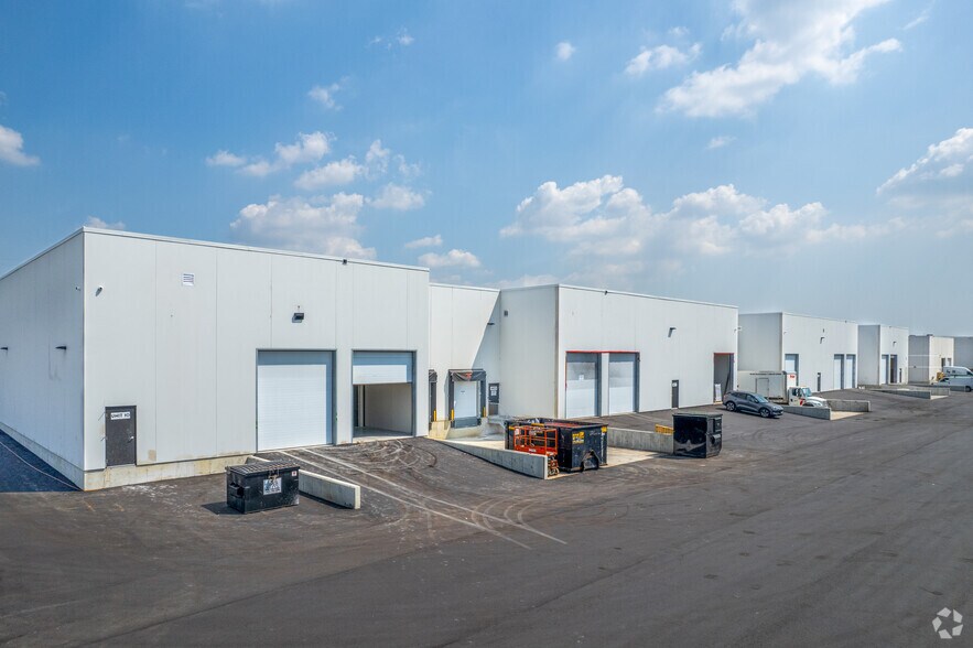 More Photos Of 175 Milani Blvd, Vaughan Flex For Lease