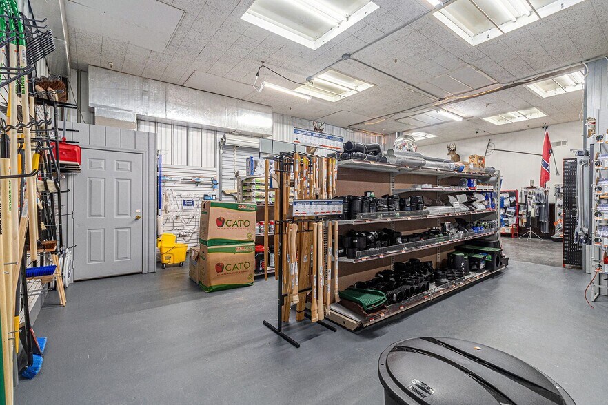 More Photos Of 625 Ocoee St, Copperhill Freestanding For Sale