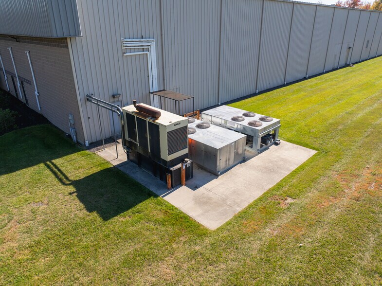 More Photos Of 47 Steves Ln, Gardiner Refrigeration Cold Storage For Sale