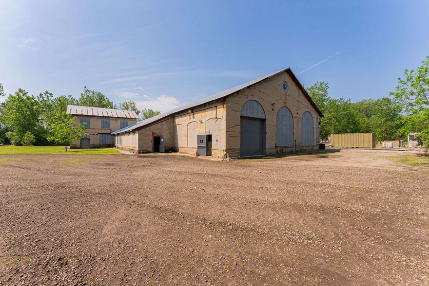 More Photos Of 311 Rose Ave, Marion Warehouse For Sale