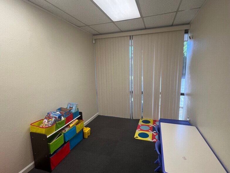 More Photos Of 5637 N Pershing Ave, Stockton Medical For Lease